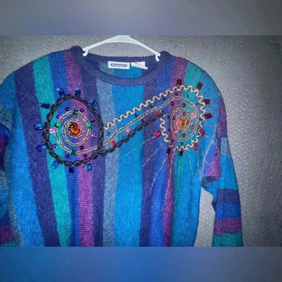 Blue Multi Gems Sweater Marie A Kim ASO The Goldbergs - Wendi McLendon-Covey - Picture 2 of 8